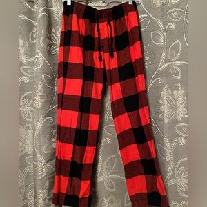 Old navy red flannel pajama pants